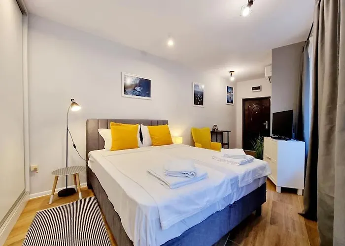 Blumar 1 In Super Center Apartment Burgas